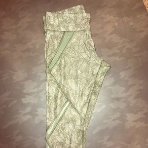 Lululemon Cropped Yoga Pants